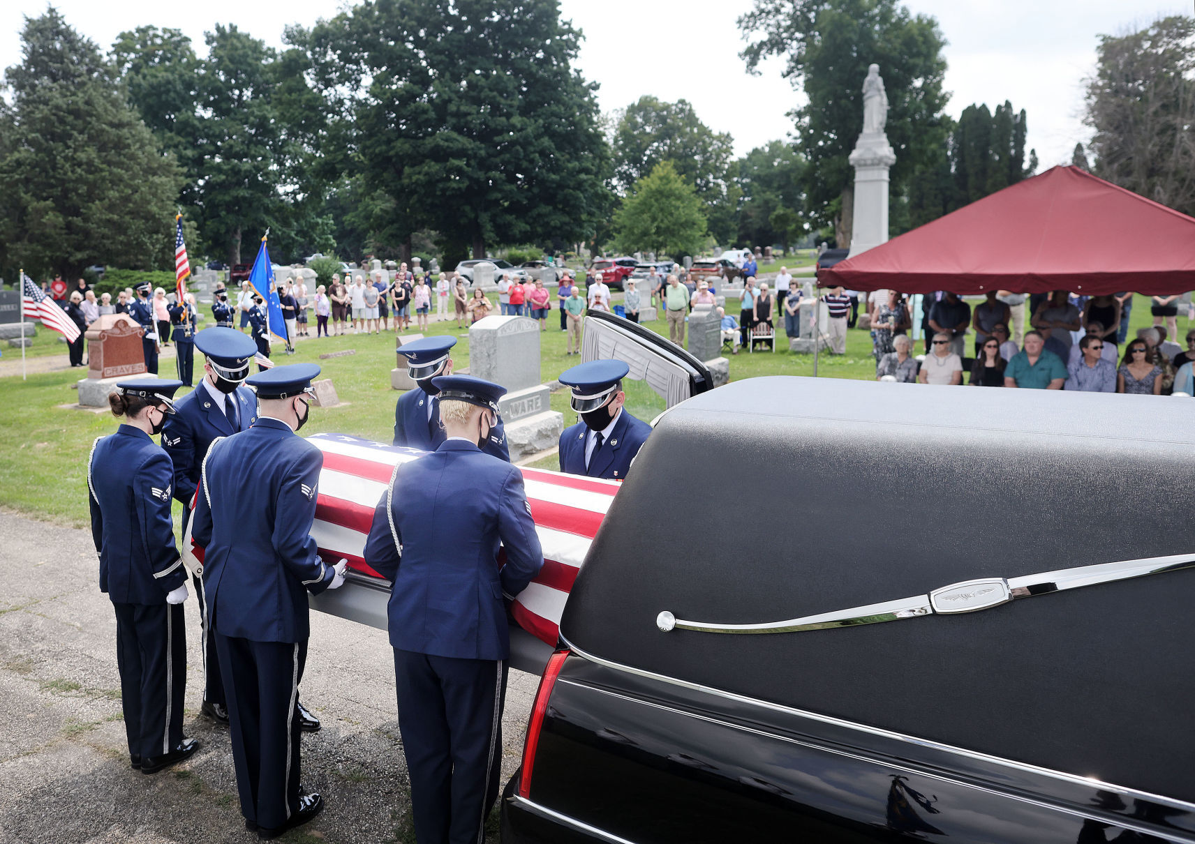 JVG_210719_BURIAL01